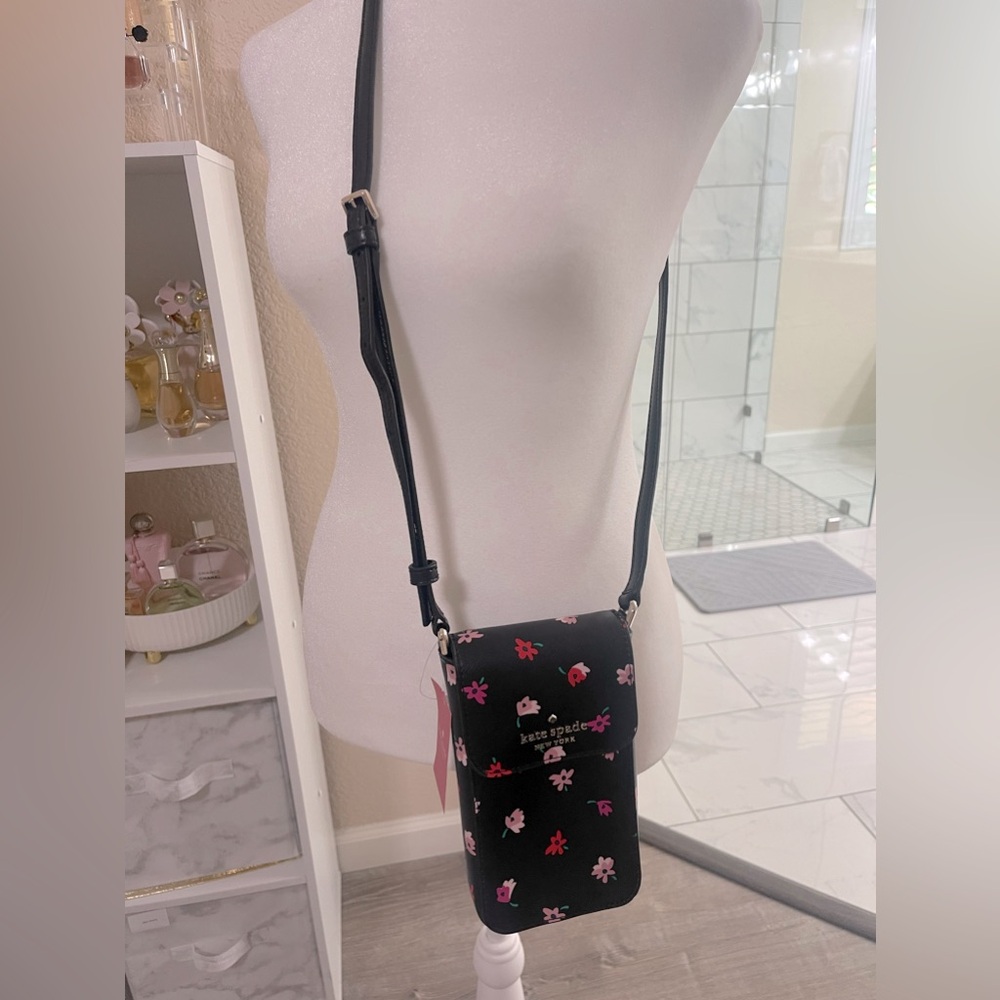 NWT. Kate Spade small Crossbody bag.